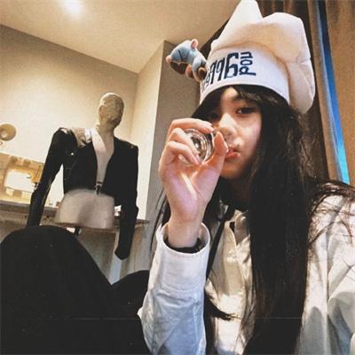 靠读书苟住后我无敌了